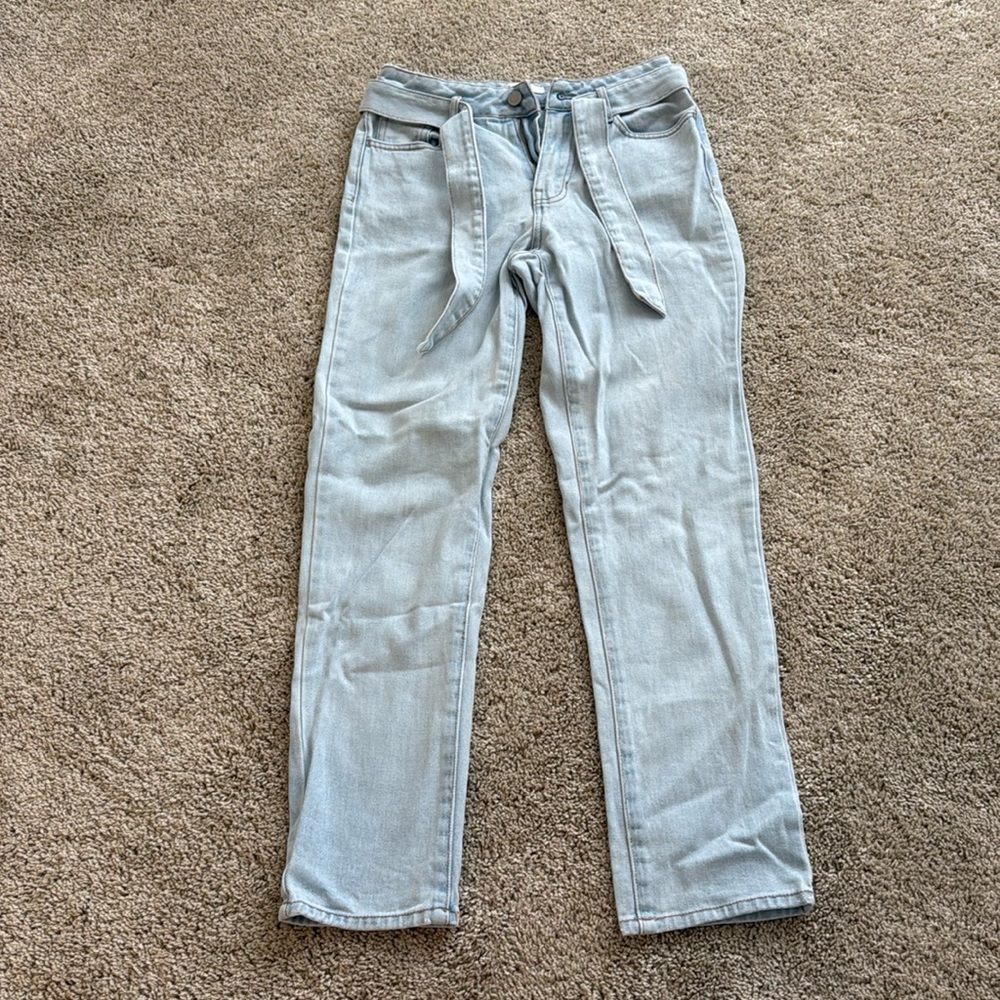 Pacsun light wash, high rise mom jean with tie belt
